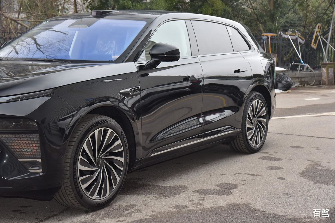 La voiture électrique la plus récente REEV EXEED ET 200 Plus Puissance maximale 195kw & 324N.m couple 7,8sec 0-100km/h accélération véhicule électrique