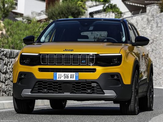 Small Compact Family Focused All Electric Crossover SUV Jeep Avenger With WLTP400km